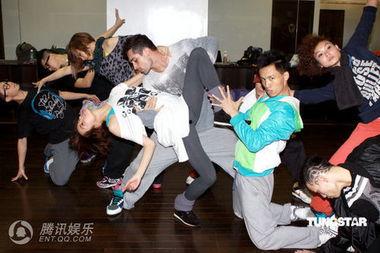 亲嘴摸全身的视频大全,一场视觉与情感的盛宴